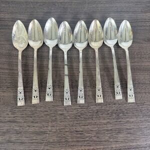 8 Vintage 1936 ONEIDA COMMUNITY CORONATION  7 1/4 inch silverplate dinner spoon